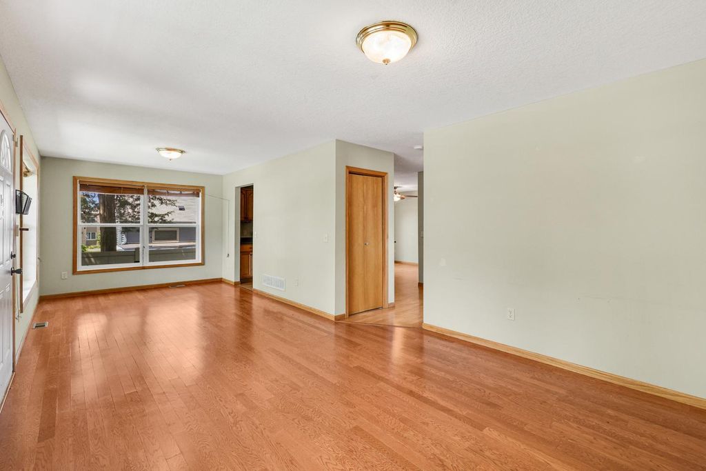 2116 2nd Avenue N, Minneapolis, MN 55405 — photo 4