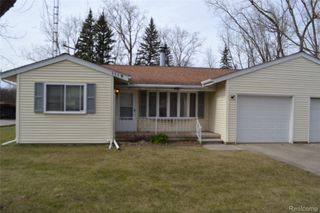 1119 River Valley Dr Drive, Flint Charter Township, MI 48532