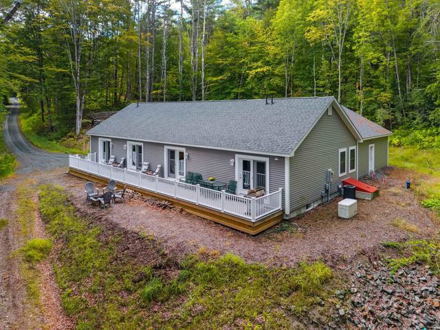 898 Route 132, Thetford, VT 05075