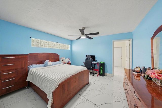 2910 W BURKE STREET, Tampa, FL 33614