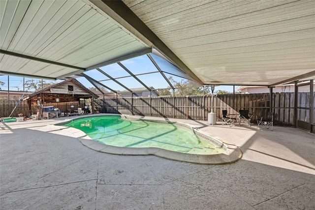 2910 W BURKE STREET, Tampa, FL 33614