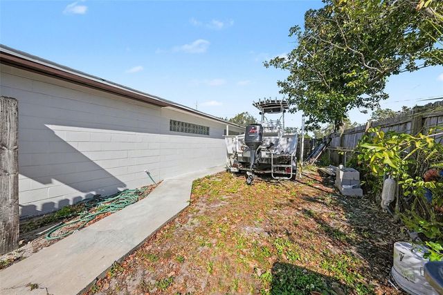 2910 W BURKE STREET, Tampa, FL 33614