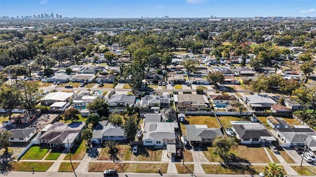 2910 W BURKE STREET, Tampa, FL 33614