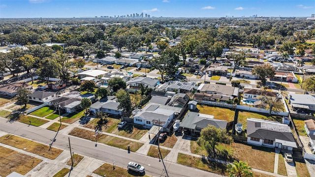 2910 W BURKE STREET, Tampa, FL 33614