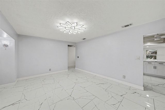 2910 W BURKE STREET, Tampa, FL 33614