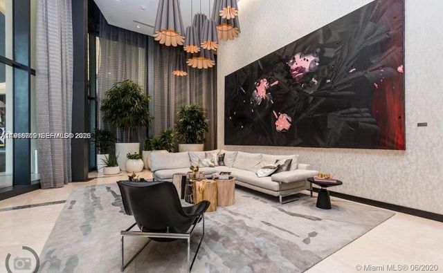 55 SW 9th St 2307, Miami, FL 33130