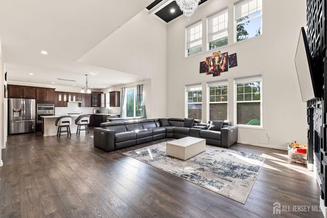 1 cairnes Lane, East Brunswick, NJ 08816
