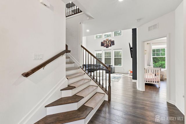 1 cairnes Lane, East Brunswick, NJ 08816