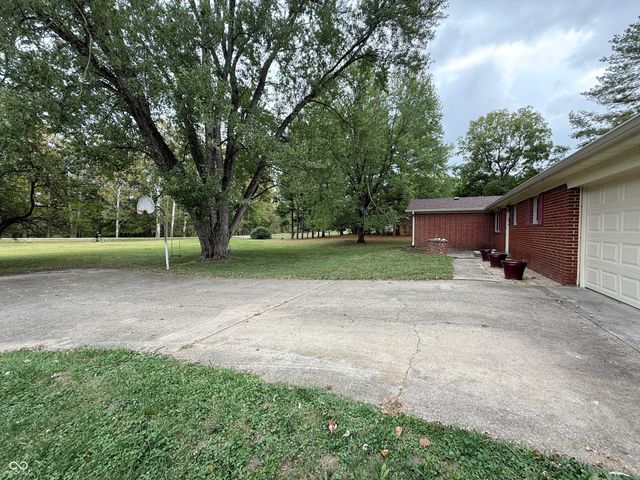 5909 E County Road 100 N, Avon, IN 46123