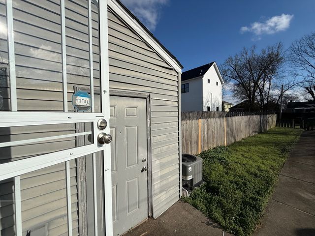 220 Berry St, Nashville, TN 37207