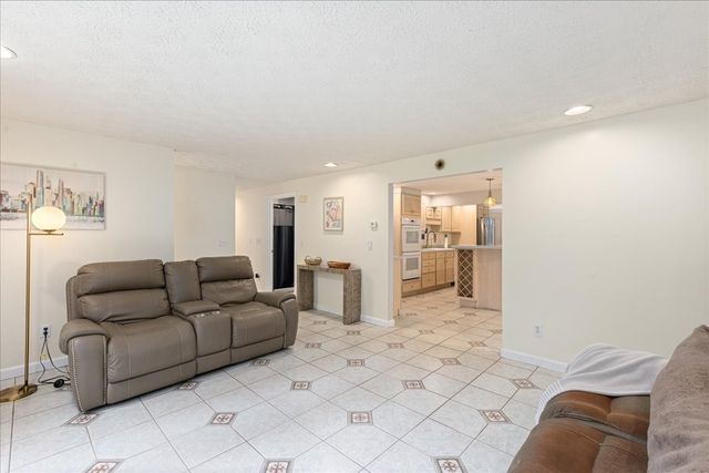 5 Line Brook Rd, Atkinson, NH 03811