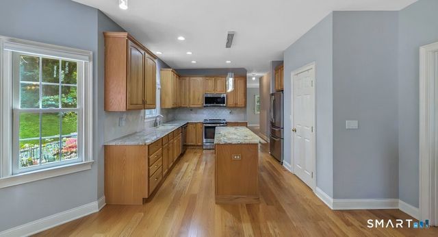 21 Cobblers Mill Road, Newtown, CT 06482