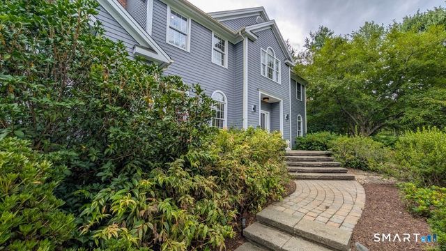 21 Cobblers Mill Road, Newtown, CT 06482