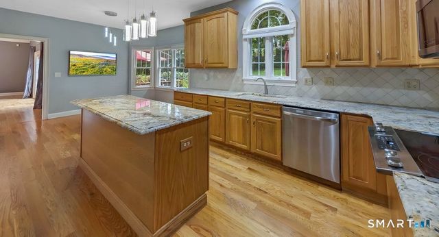 21 Cobblers Mill Road, Newtown, CT 06482