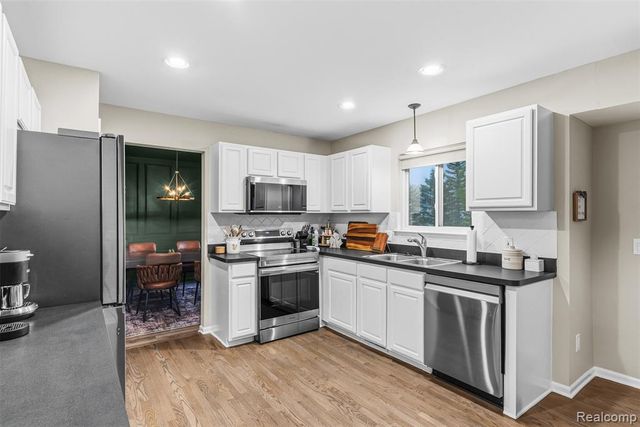 6158 Lismore Circle, Grand Blanc, MI 48439