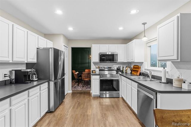 6158 Lismore Circle, Grand Blanc, MI 48439