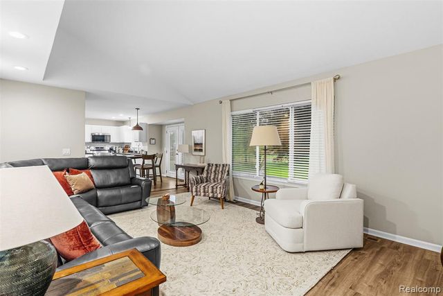 6158 Lismore Circle, Grand Blanc, MI 48439