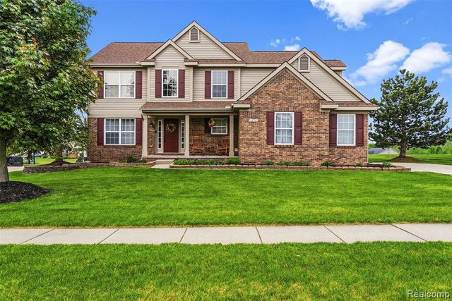 6158 Lismore Circle, Grand Blanc, MI 48439