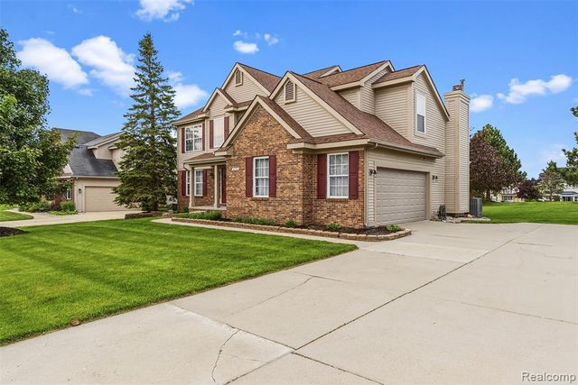 6158 Lismore Circle, Grand Blanc, MI 48439