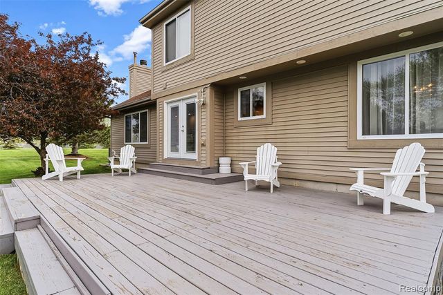6158 Lismore Circle, Grand Blanc, MI 48439