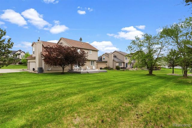 6158 Lismore Circle, Grand Blanc, MI 48439