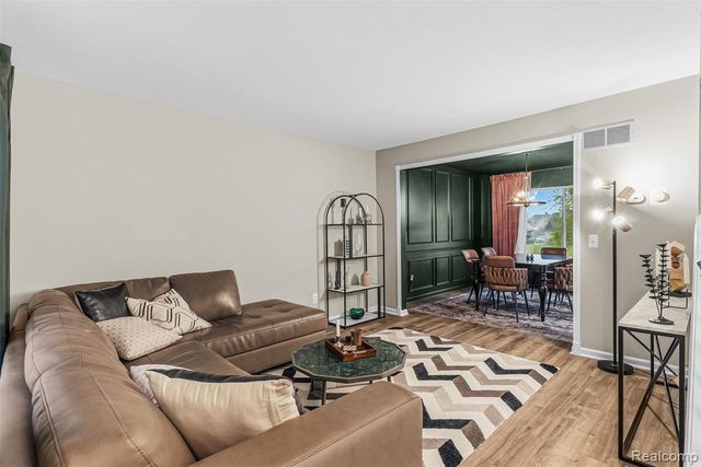 6158 Lismore Circle, Grand Blanc, MI 48439