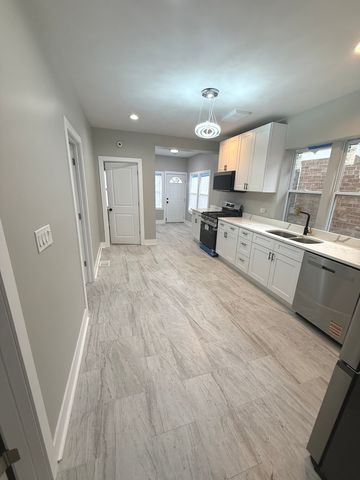 8219 S Honore Street, Chicago, IL 60620