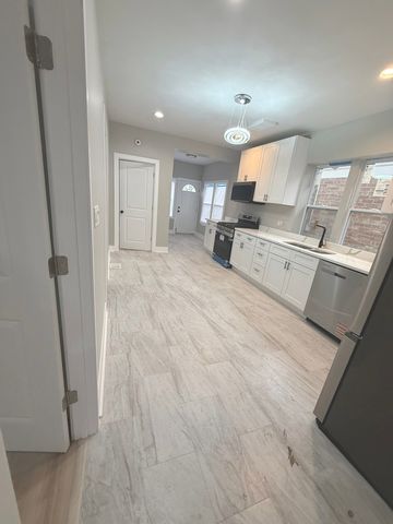 8219 S Honore Street, Chicago, IL 60620