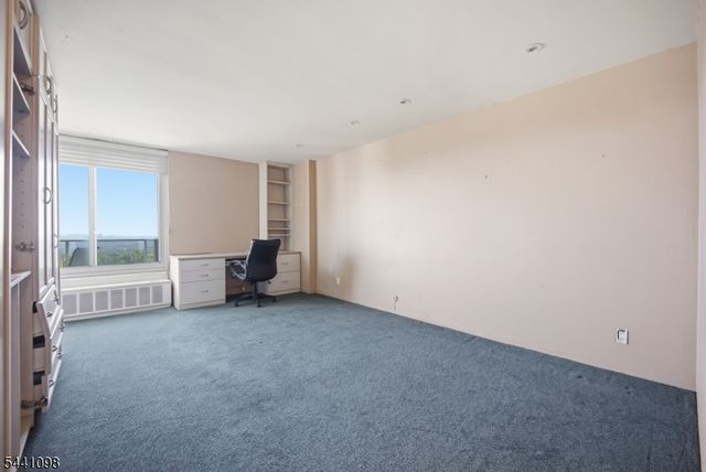 1 Claridge Dr 1026, Verona Twp., NJ 07044