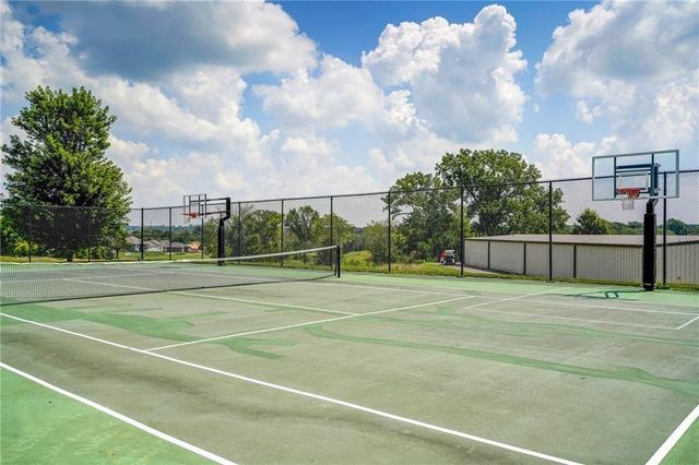 775 Creekmoor Drive, Raymore, MO 64083