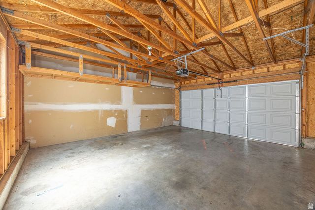 2 N SOMERSET PL, Logan, UT 84341