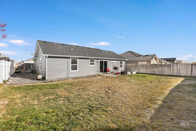 370 Feather Ave, Twin Falls, ID 83301