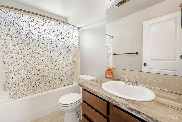 370 Feather Ave, Twin Falls, ID 83301