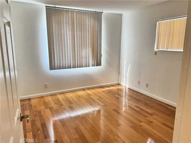 18319 Hart Street 3, Reseda, CA 91335