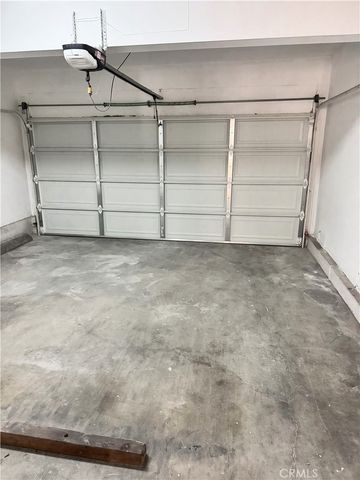 18319 Hart Street 3, Reseda, CA 91335