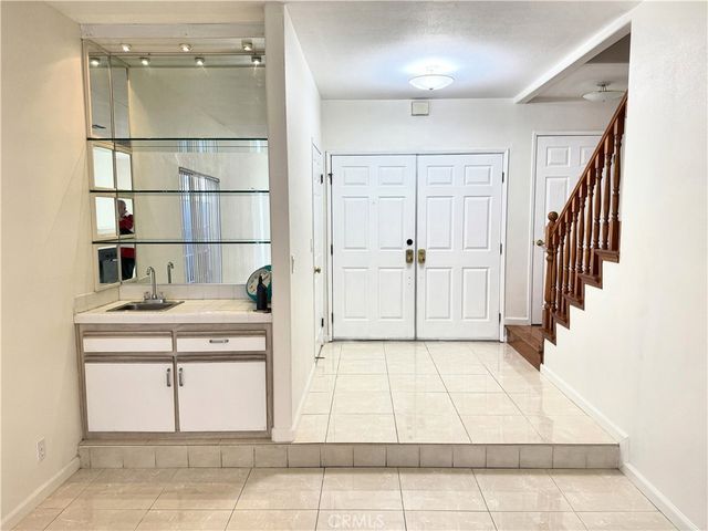 18319 Hart Street 3, Reseda, CA 91335