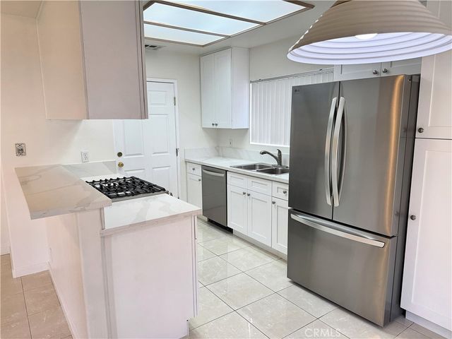 18319 Hart Street 3, Reseda, CA 91335