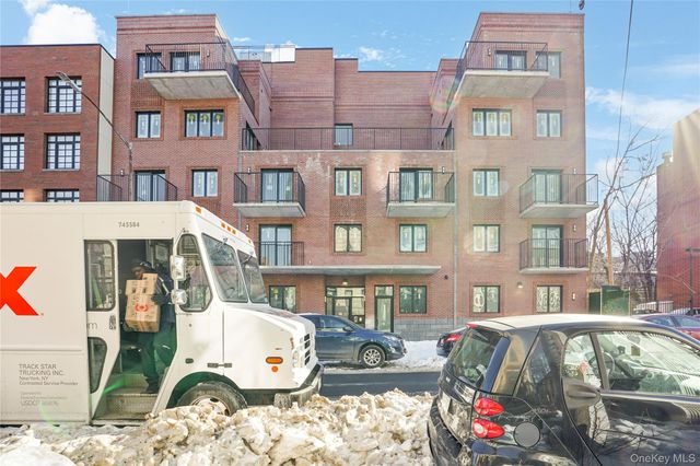 376 Vernon Avenue 3A, Brooklyn, NY 11206