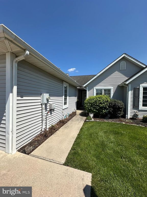 3822 FARMSTEAD DRIVE, Fayetteville, PA 17222