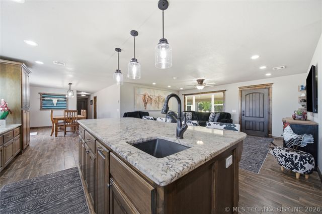 422985 E 1080 Road, Checotah, OK 74426