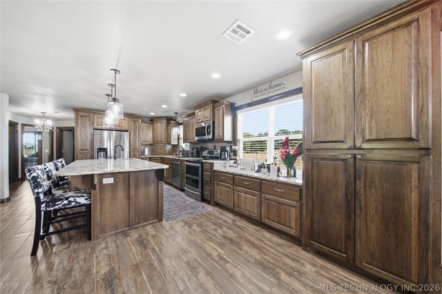 422985 E 1080 Road, Checotah, OK 74426