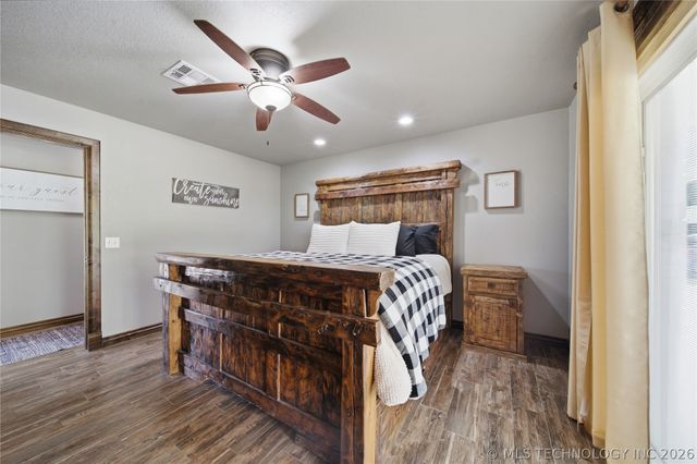 422985 E 1080 Road, Checotah, OK 74426