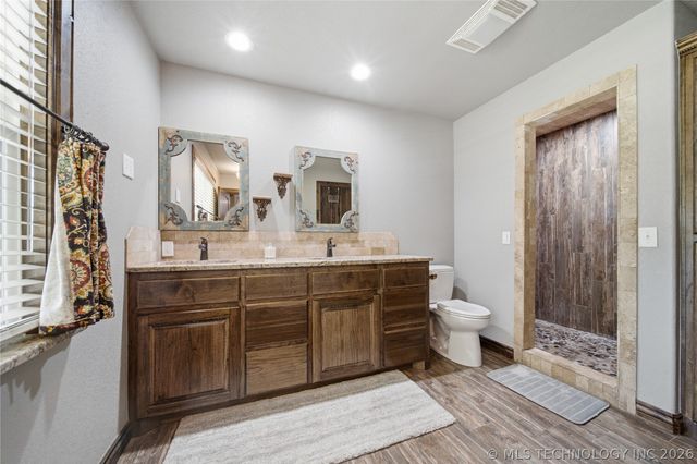 422985 E 1080 Road, Checotah, OK 74426