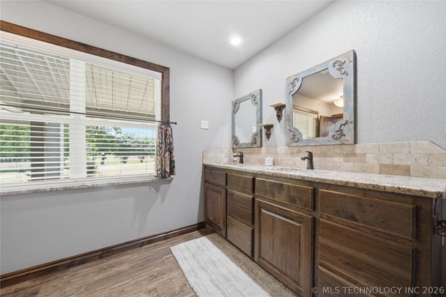 422985 E 1080 Road, Checotah, OK 74426