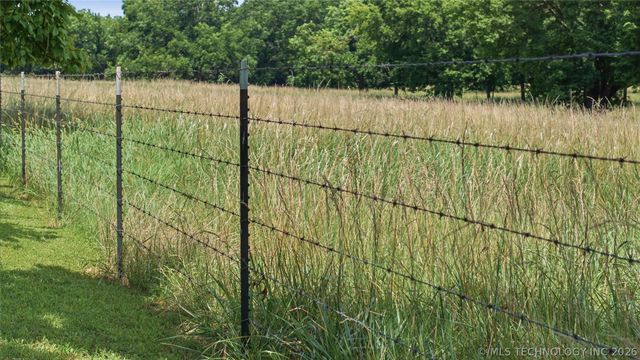 422985 E 1080 Road, Checotah, OK 74426