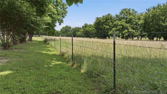 422985 E 1080 Road, Checotah, OK 74426