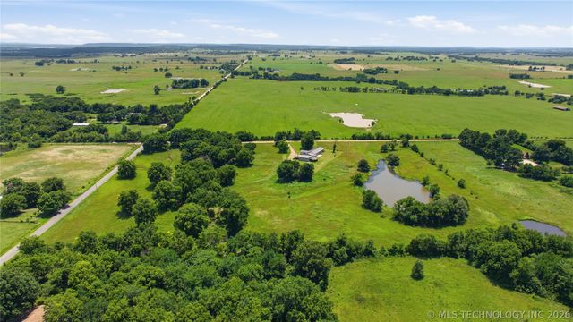 422985 E 1080 Road, Checotah, OK 74426