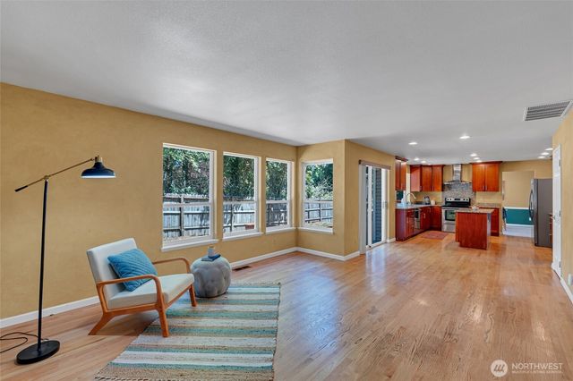 2052 NE Marina Vista Court, Poulsbo, WA 98370