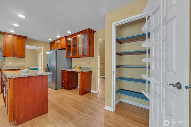2052 NE Marina Vista Court, Poulsbo, WA 98370