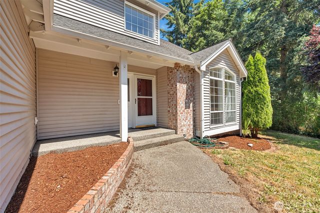2052 NE Marina Vista Court, Poulsbo, WA 98370
